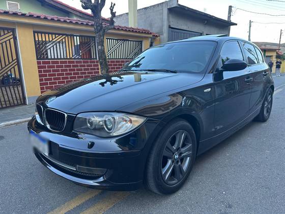 BMW 120i 2.0 TOP HATCH 16V GASOLINA 4P AUTOMÁTICO BMW 120i 2.0 TOP HATCH 16V GASOLINA 4P AUTOMÁTICO